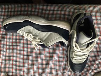 Jordan 11 low georgetowns