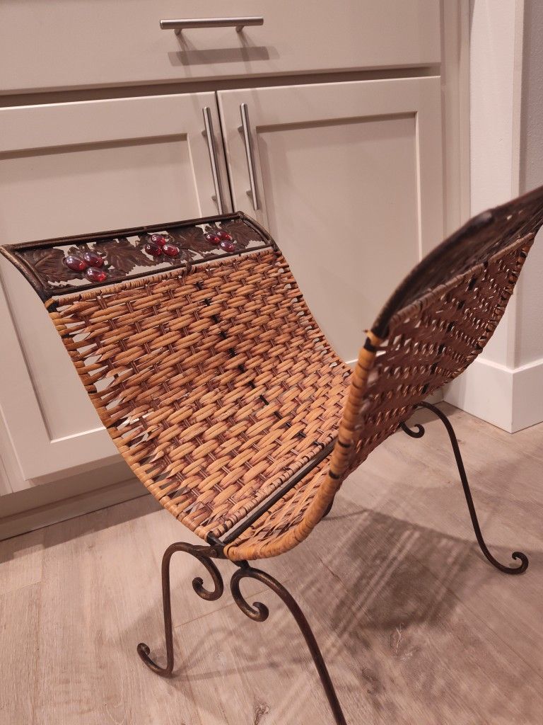 Beautiful Folding Rattan And Metal Magazine Rack With Ruby Stones And Leaves Decorations