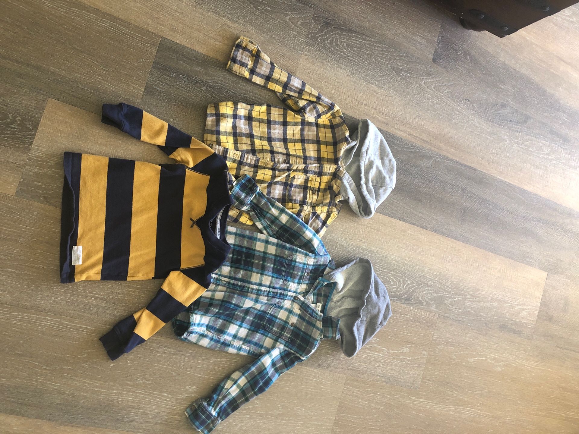 3 t Carter’s long sleeve shirts