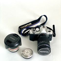 Olympus E-M10 II with 3 Lenses