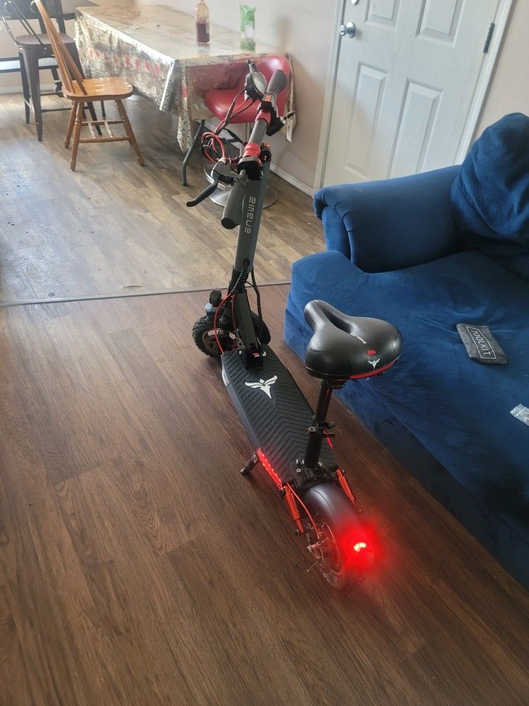 Electric SCOOTER 40 MPH MaX speed 35-40 Mile Range