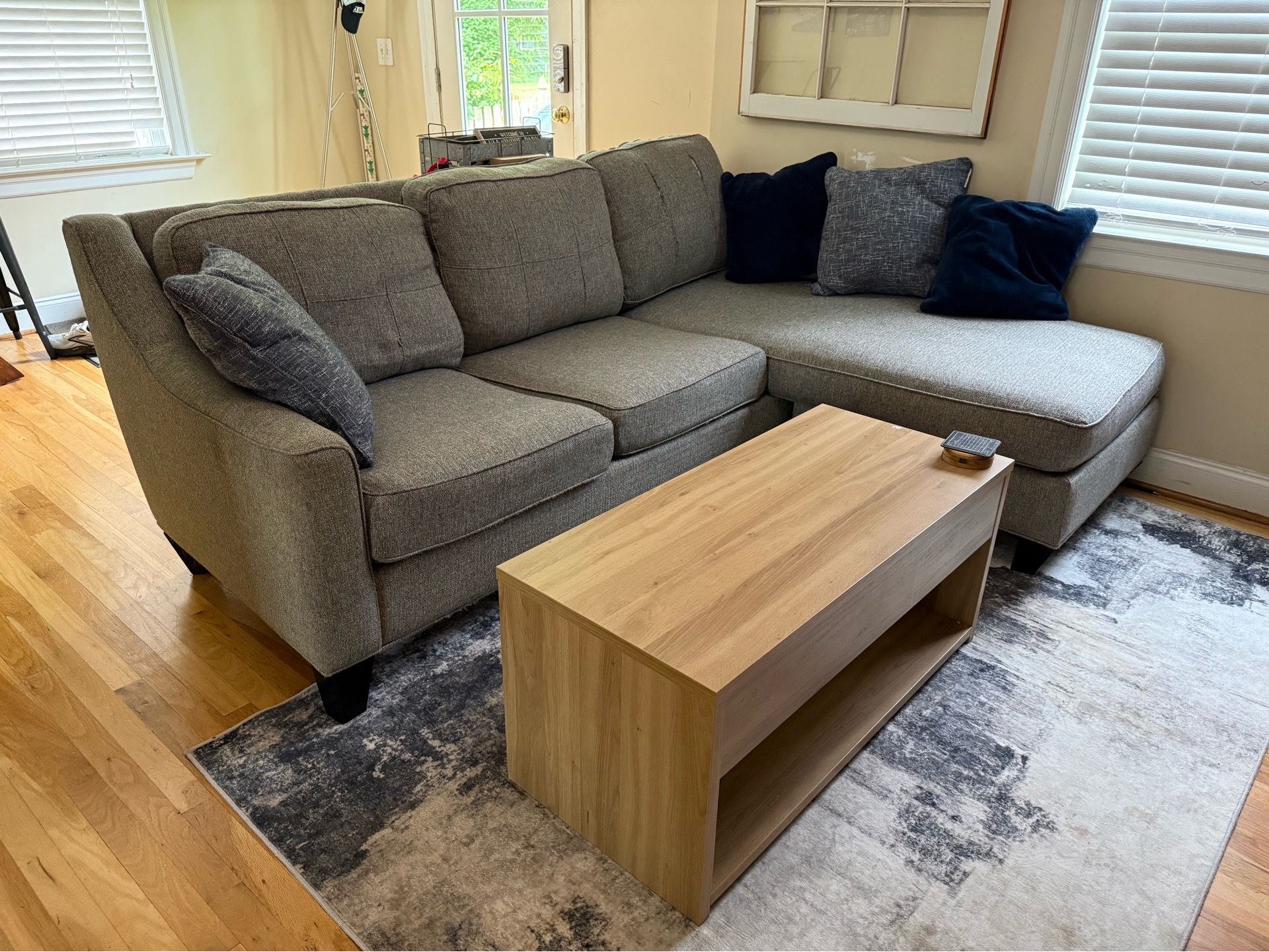 Gray Couch with changeable chaise