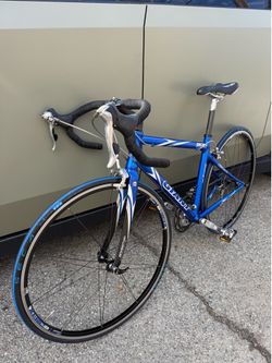 SE VENDE BICICLETA GIANT DE CARRERAS
