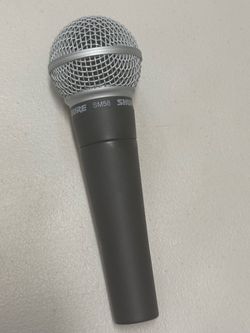 Shure sm58 mic Like new with pouch