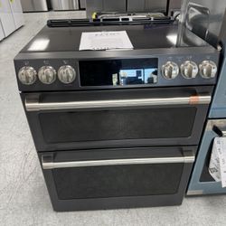 Café 30 in. 7.0 cu. ft. Smart Slide-In Double Oven Induction Range with Convection in Matte Black