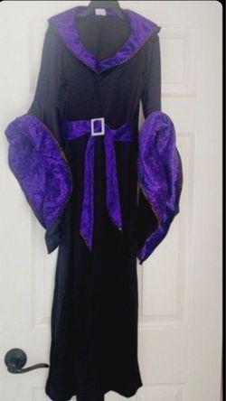 Witch With Broom Halloween Custome Size 8/10