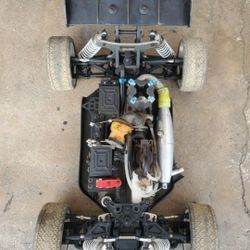 RC Car 1/8 Duratrax 835b Nitro 