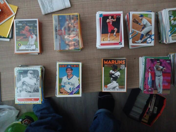 Huge Lot Of Sports Trading Cards, Football, Baseball, And BasketballOver 5000 Cards