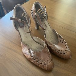 Clark’s Brown Heel - Size 9