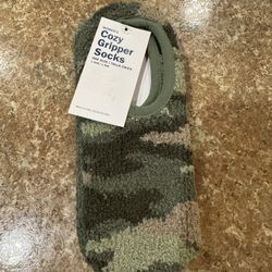 Woman’s Brand New Old Navy Anti-Slip Socks Shipping Available