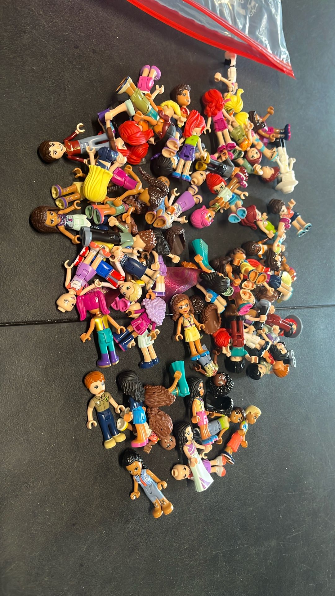 70 Friends Lego Minifigures 