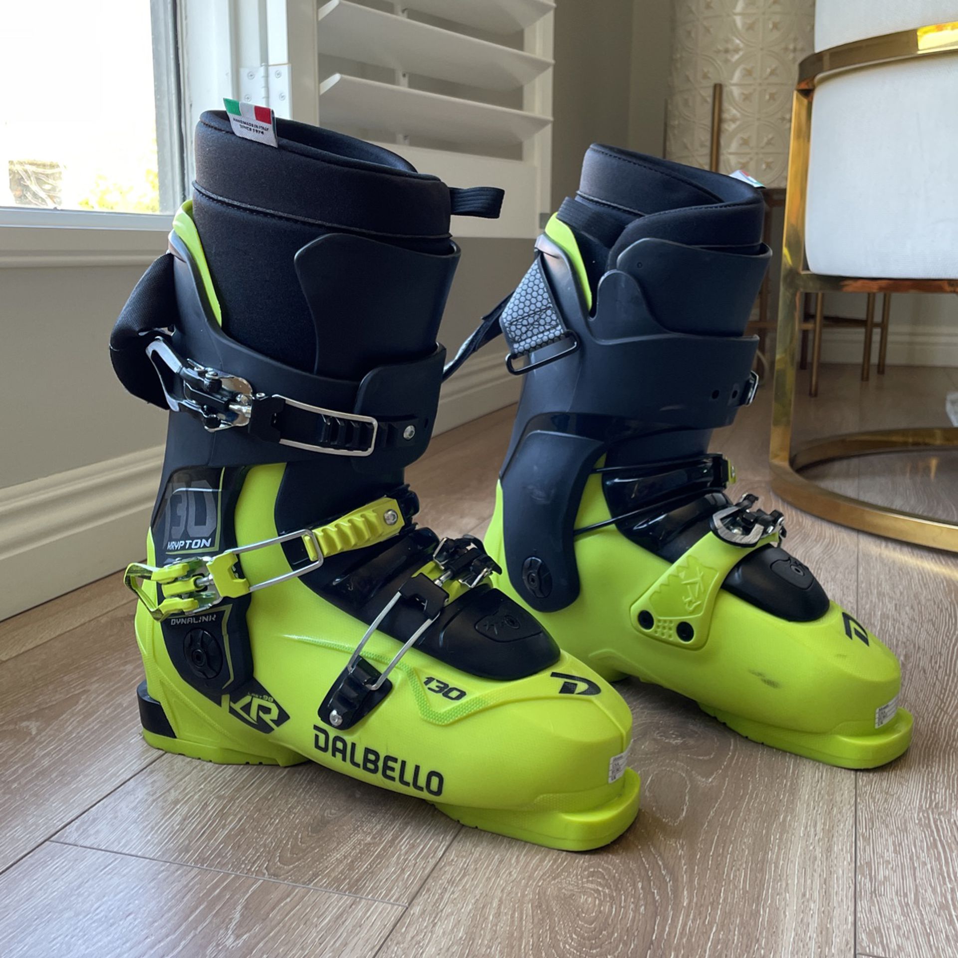 kom heel Mijnenveld 25% OFF!!!Dalbello Kryptons US Men's 9 1/2 27.5 Ski Boots for Sale in  Glendale, CA - OfferUp