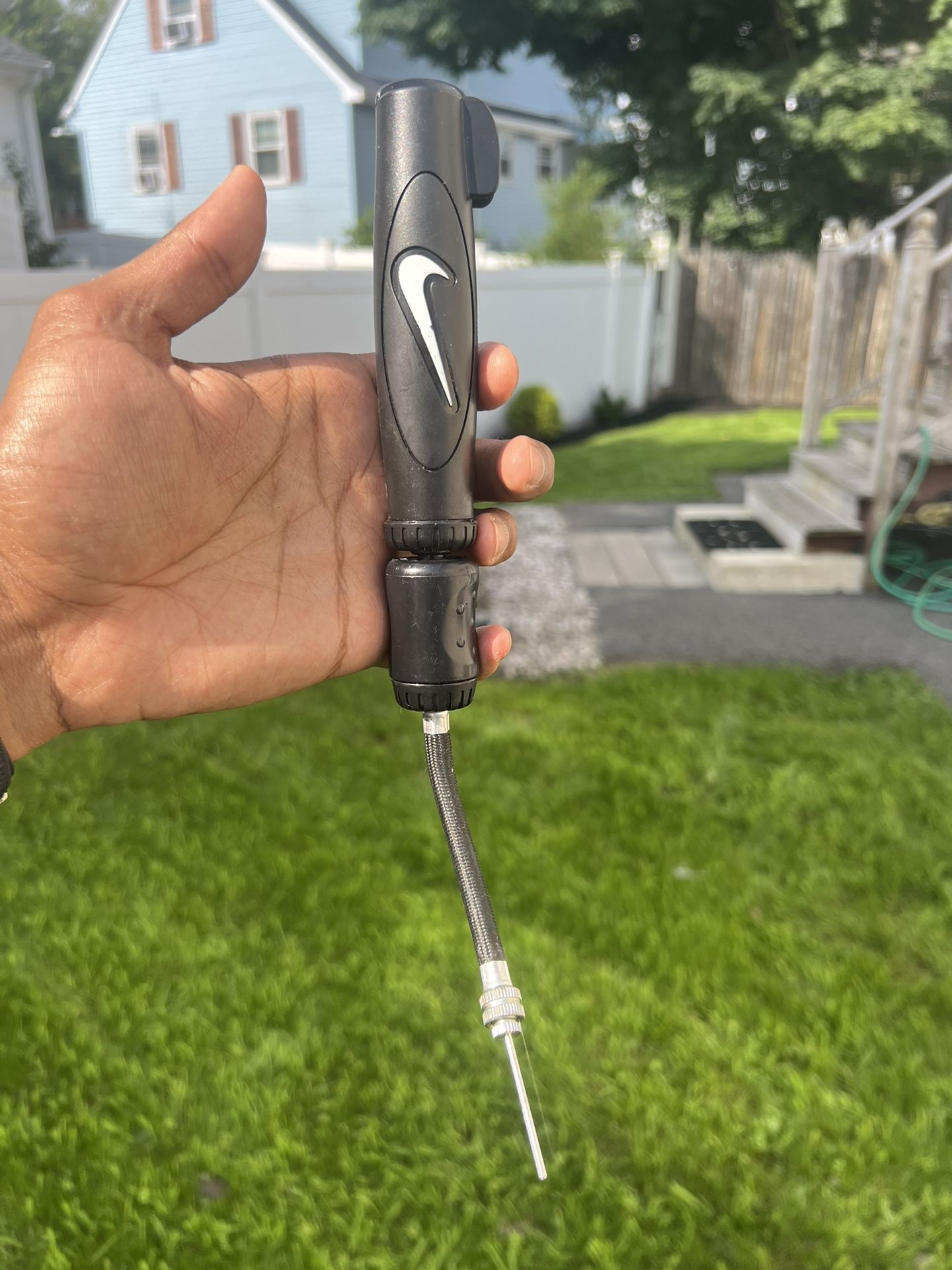 Nike Essential Ball Pump
