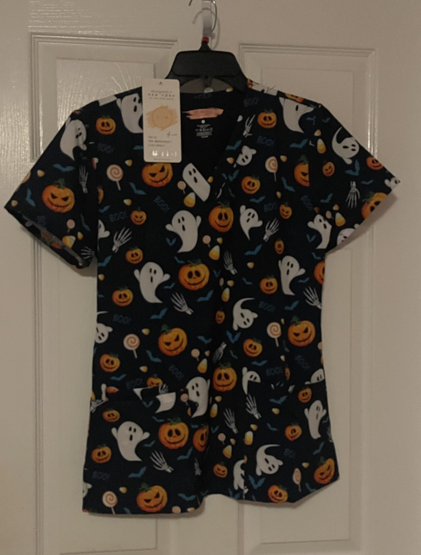 Brand New Halloween Print Scrub Top Size Medium