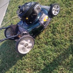 BRIGGS AND STRATTON 140CC PUSH MOWER 