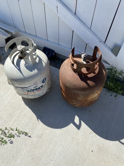 2 Used Gas Tanks