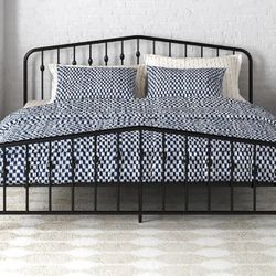 Classic Style Black Metal King Bed Bedframe