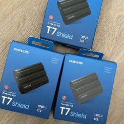 Samsung T7 Shield 2TB, Portable SSD