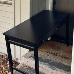 Free Black Desk (PENDING PICK UP)