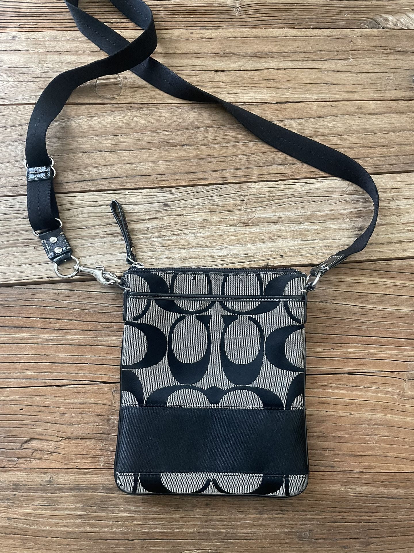 Coach Vintage Signature Crossbody Messenger Bag Purse 