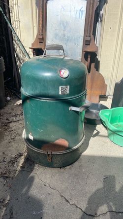 Smoker for barbecue