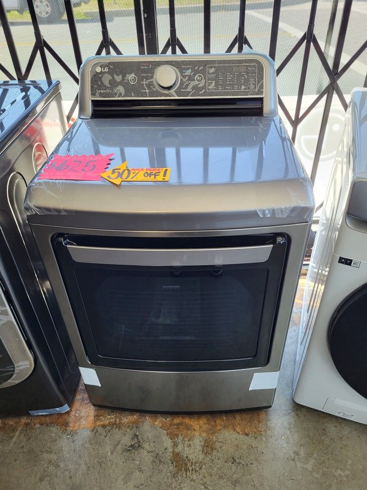 New LG ThinQ Gas Dryer 7.3 Cubic Feet