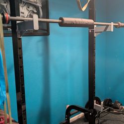 Heavy-Duty Squat Rack with Pull-Up Bar – Home Gym Setup