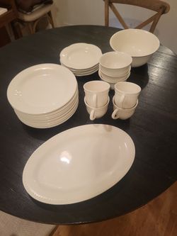 Pottery Barn "Emma" dinner ware  set (ivory)