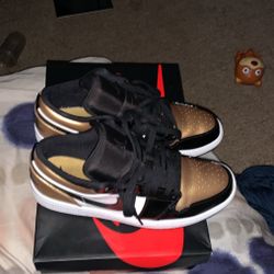 Jordan One Low Goldb, lack and white