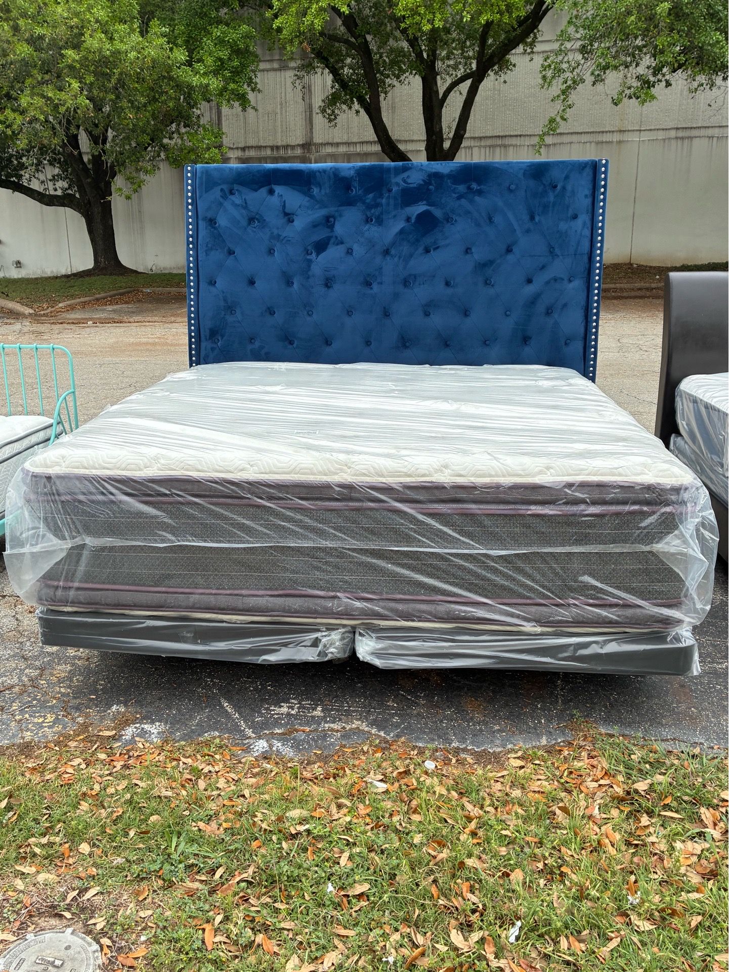 KING SIZE BED WITH FRAME