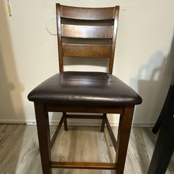 Selling Two Classic style chairs 