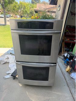 Thermodor double wall oven. As is / fix or parts