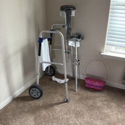 free walker with arm rest 