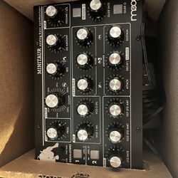 MOOG Minitaur Analog Synth Bass