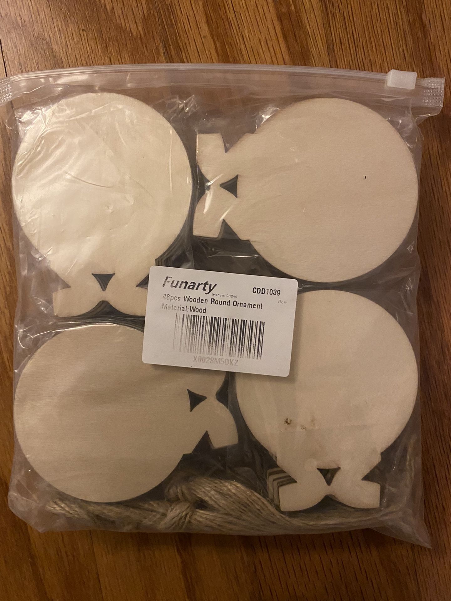 Natural Wood Slices 48pcs 3.1-3.5 Inches Craft Wood Kit Unfinished Predrilled with Hole Wooden Circles for Arts Christmas Ornaments DIY Crafts