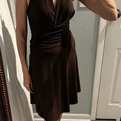 chocolate Brown  casual dress. Size SMALL  Racer background k, slimming waist, A line skirt - very flattering dress.