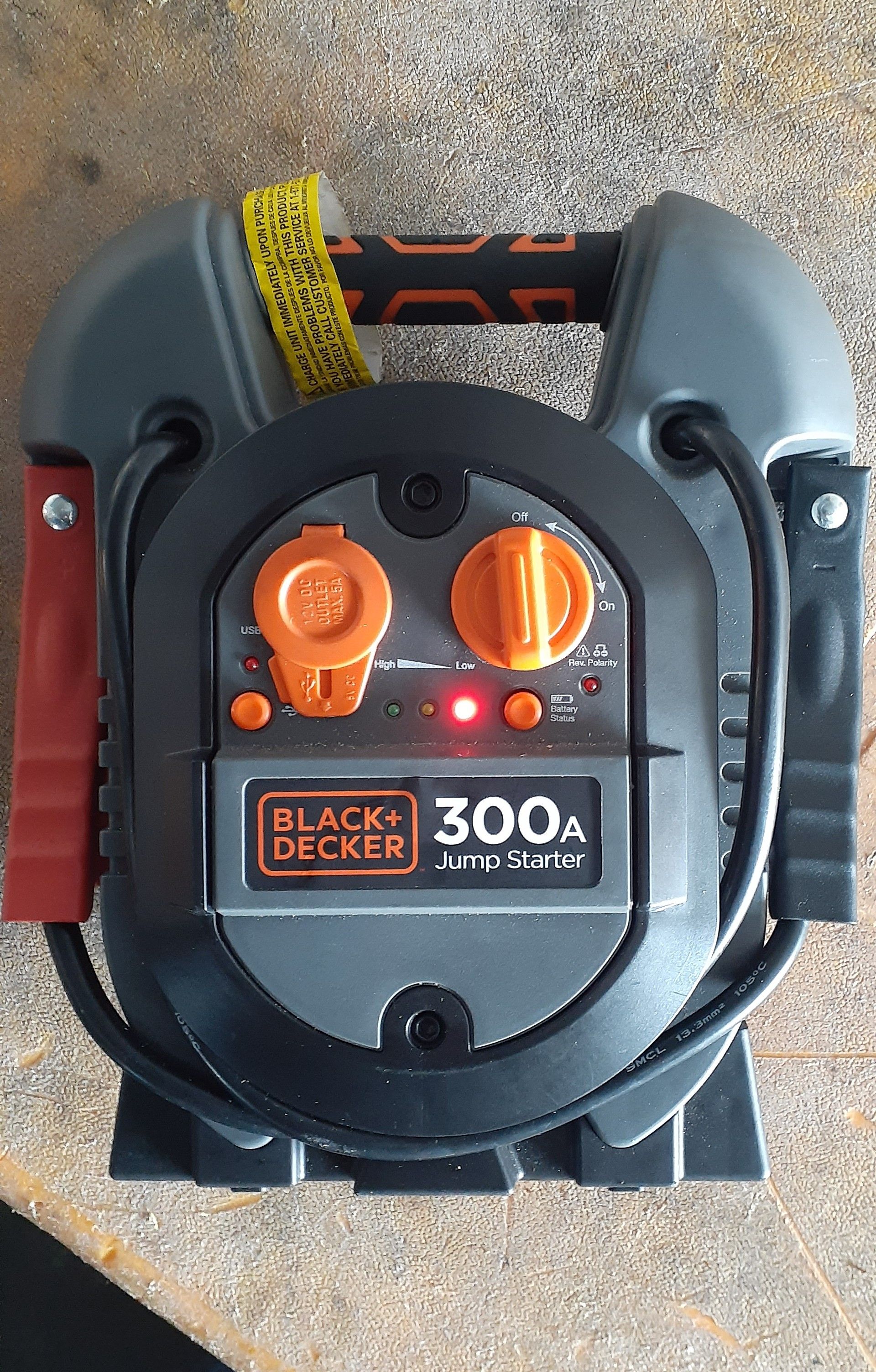 thumbnail: BLACK+DECKER Jumpstarter J312BE - 12V 300A Startbooster - Draagbaar En Krachtig