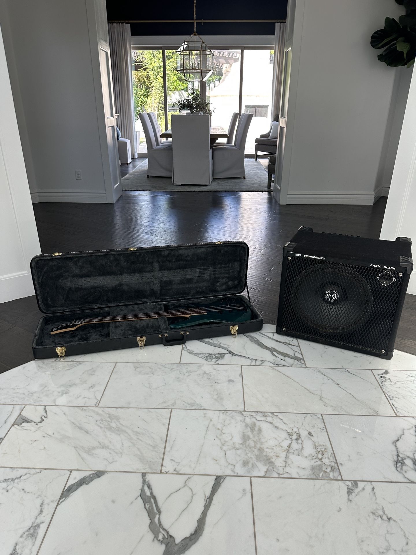 Ibanez Bass + Basic Black 1 X 15 Combo Bass Amp, w/Tweeter