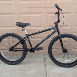 2025 HARO BMX BIKE. 24"x.245 Wider tires. Like New 👌🏼