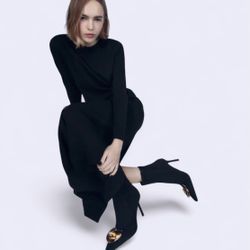 Zara BASIC SWEATER Size M