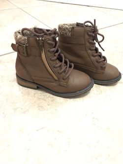 Girls Boots (Size 10)
