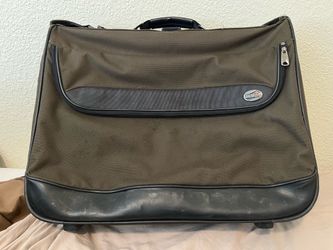 American Tourister Rolling Garment Bag - Olive Green