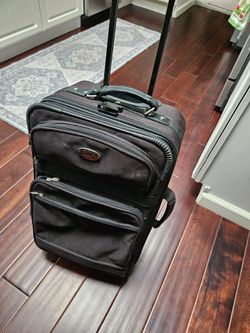 Ricardo carry-on suitcase