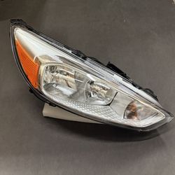 RH 2015-2018 Ford Focus Chrome Bezel Halogen Headlight Assembly W/o LED DRL Passenger Side Headlamp