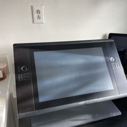 Cintiq Pro 24” With Ergo Stand