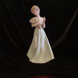  Vintage Porcelain Young Lady Charming Girl With Flower Bouquets Figurines.