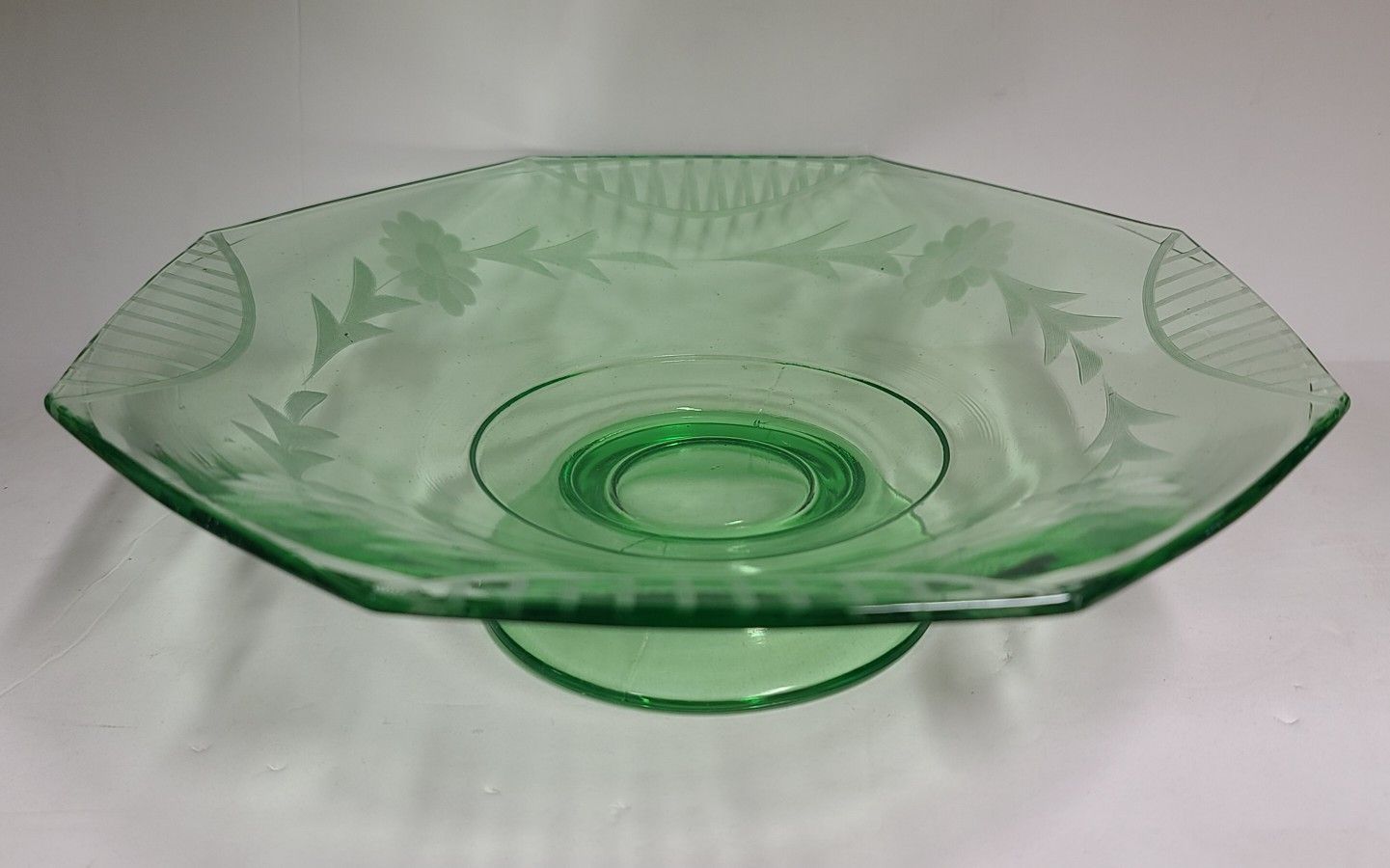 Beautiful Vintage Green Depression Glass Bowl With Etched Flowers 