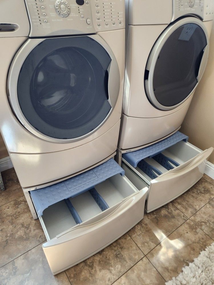 Kenmore Elite Washer And Dryer With Pedestals for Sale in Fallbrook, CA OfferUp