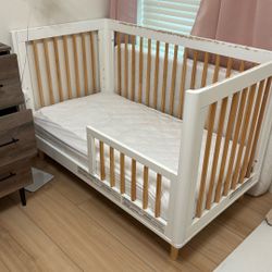Crib With Two Mattresses (naturepedic)