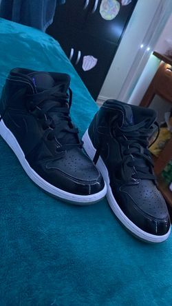 Nike air Jordan 1 mid  barely used